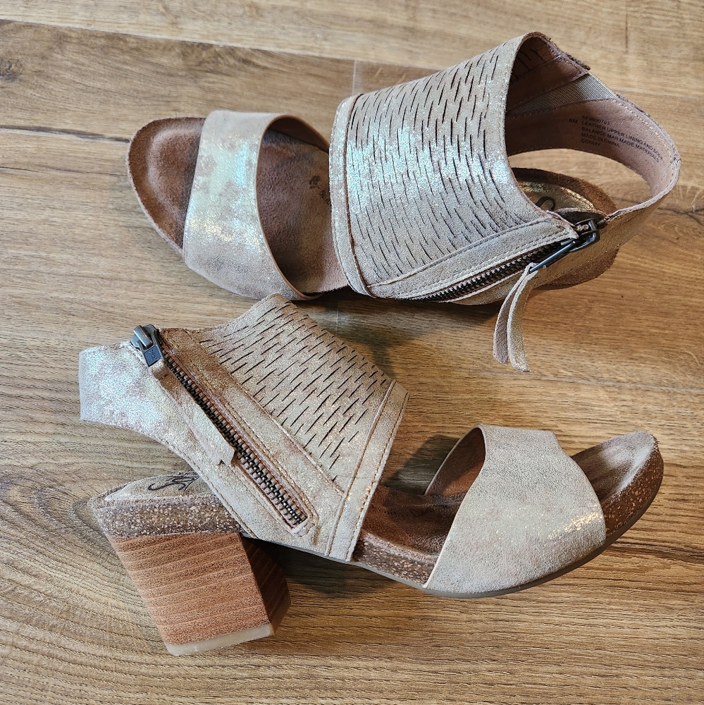 Sofft Metallic Gold Milan Chunky Heeled Sandal